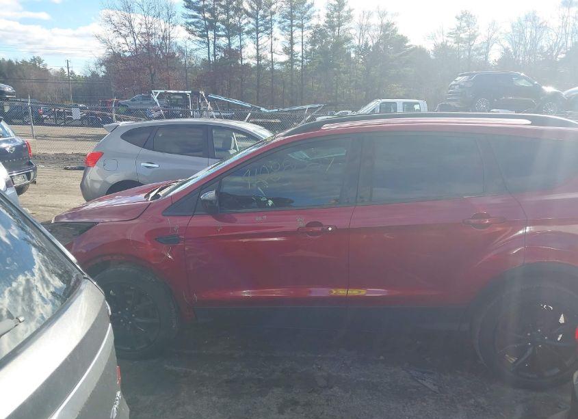 Photo 15 of 2019 Ford Escape SE (VIN 1FMCU9GD6KUA37317)