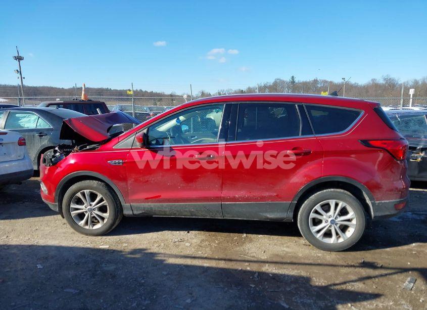 Photo 14 of 2019 Ford Escape SE (VIN 1FMCU9GD6KUA58166)