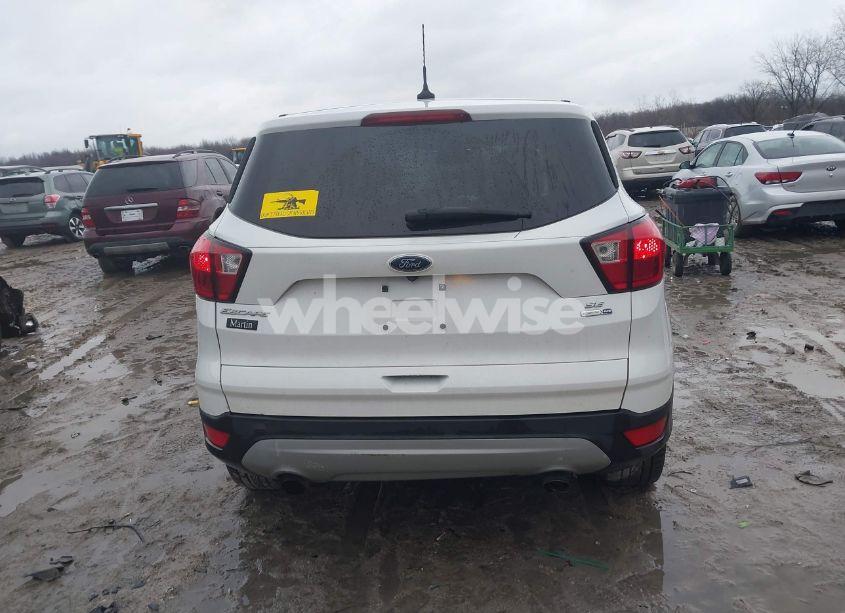Photo 16 of 2019 Ford Escape SE (VIN 1FMCU9GD6KUA60418)
