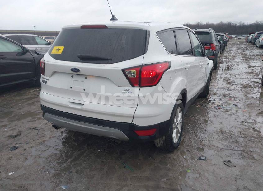 Photo 4 of 2019 Ford Escape SE (VIN 1FMCU9GD6KUA60418)