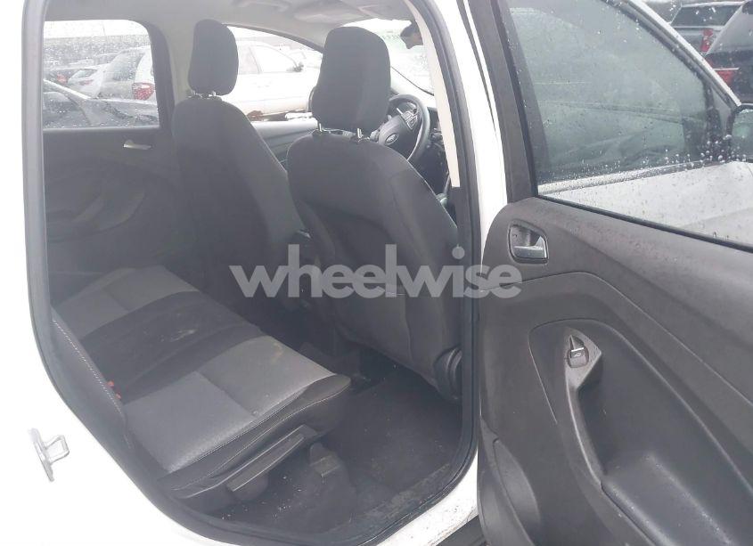 Photo 8 of 2019 Ford Escape SE (VIN 1FMCU9GD6KUA60418)