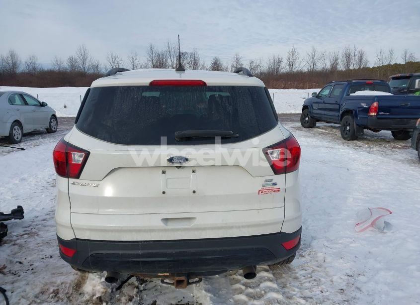 Photo 17 of 2019 Ford Escape SE (VIN 1FMCU9GD6KUA86162)
