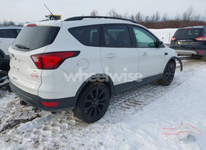Photo 4 of 2019 Ford Escape SE (VIN 1FMCU9GD6KUA86162)