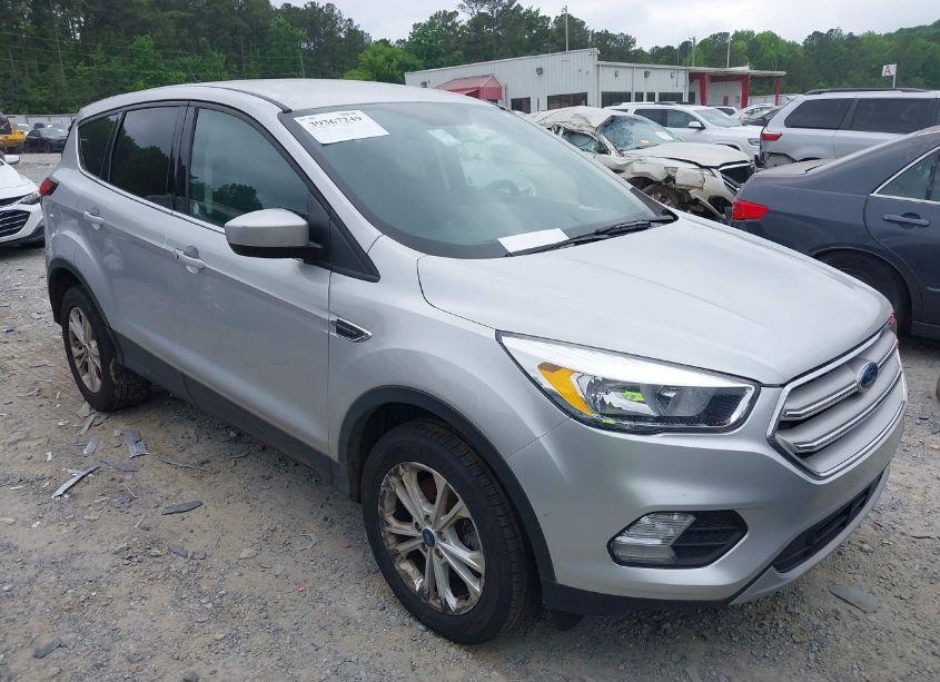 Photo 13 of 2019 Ford Escape SE (VIN 1FMCU9GD6KUA97291)