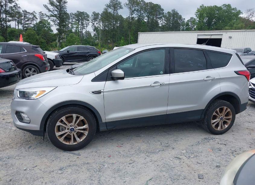 Photo 14 of 2019 Ford Escape SE (VIN 1FMCU9GD6KUA97291)