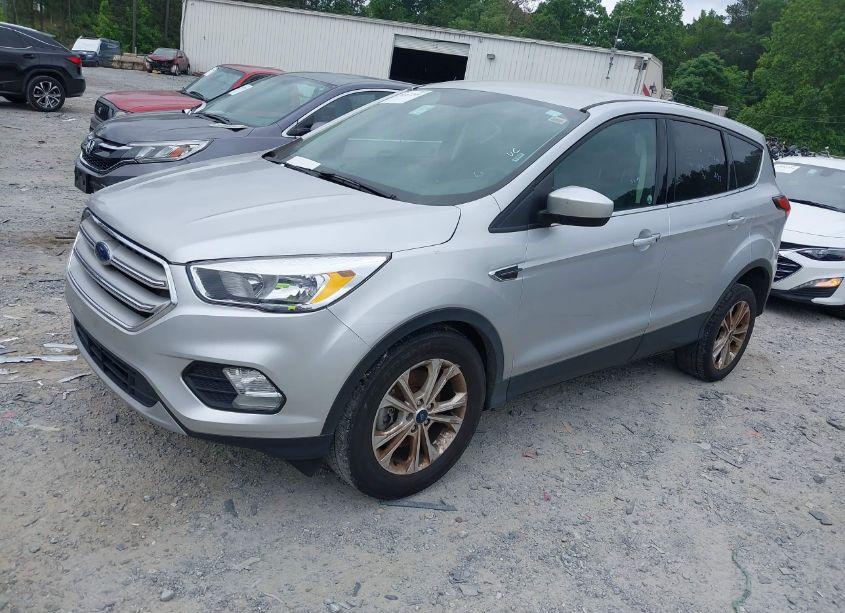 Photo 2 of 2019 Ford Escape SE (VIN 1FMCU9GD6KUA97291)