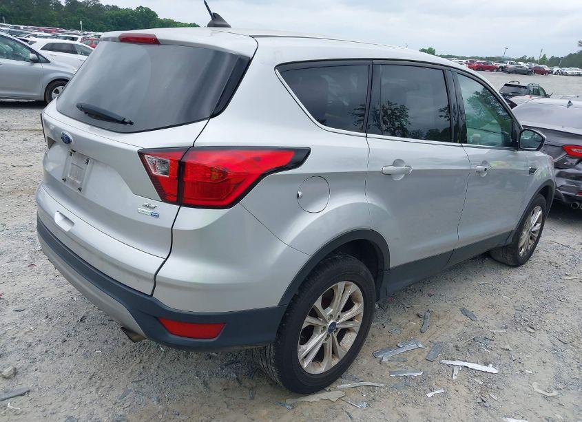 Photo 4 of 2019 Ford Escape SE (VIN 1FMCU9GD6KUA97291)