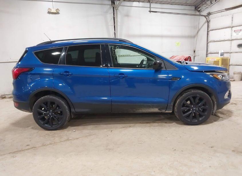 Photo 13 of 2019 Ford Escape SE (VIN 1FMCU9GD6KUB09553)