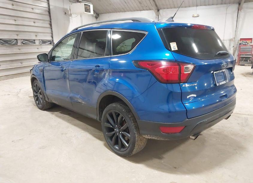 Photo 3 of 2019 Ford Escape SE (VIN 1FMCU9GD6KUB09553)