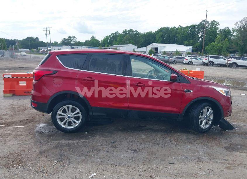 Photo 13 of 2019 Ford Escape SE (VIN 1FMCU9GD6KUB49115)