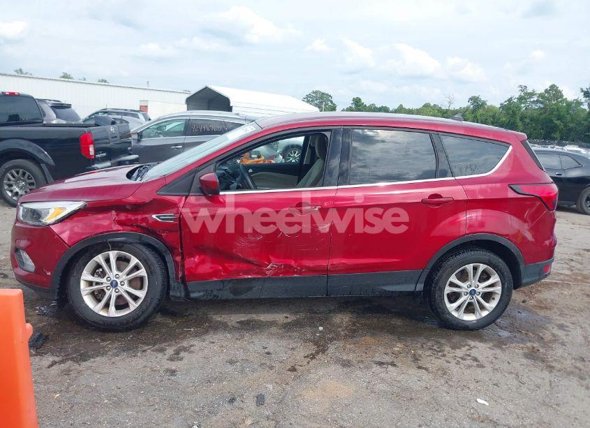 Photo 14 of 2019 Ford Escape SE (VIN 1FMCU9GD6KUB49115)