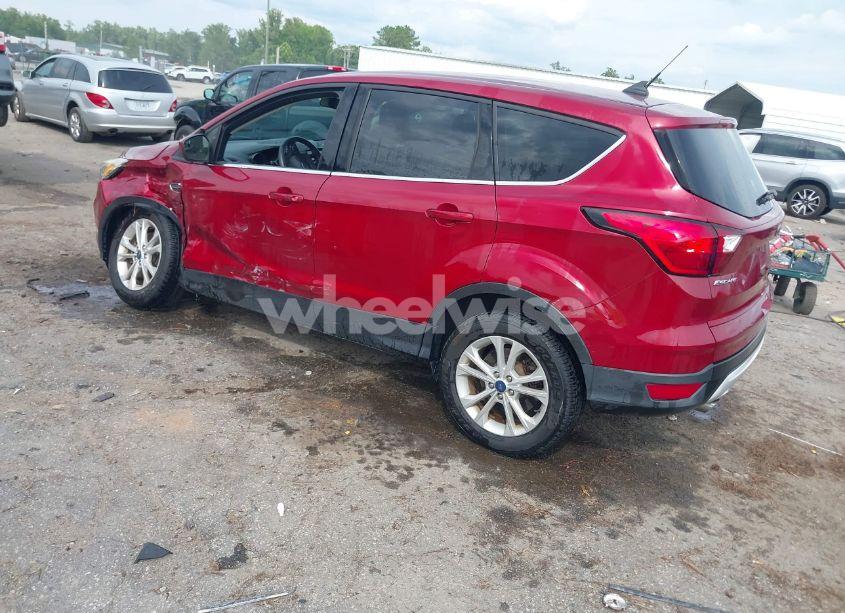 Photo 3 of 2019 Ford Escape SE (VIN 1FMCU9GD6KUB49115)
