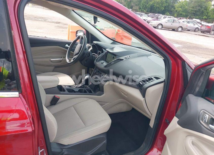 Photo 5 of 2019 Ford Escape SE (VIN 1FMCU9GD6KUB49115)