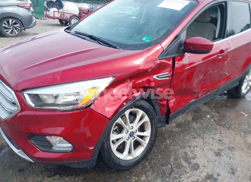 Photo 6 of 2019 Ford Escape SE (VIN 1FMCU9GD6KUB49115)