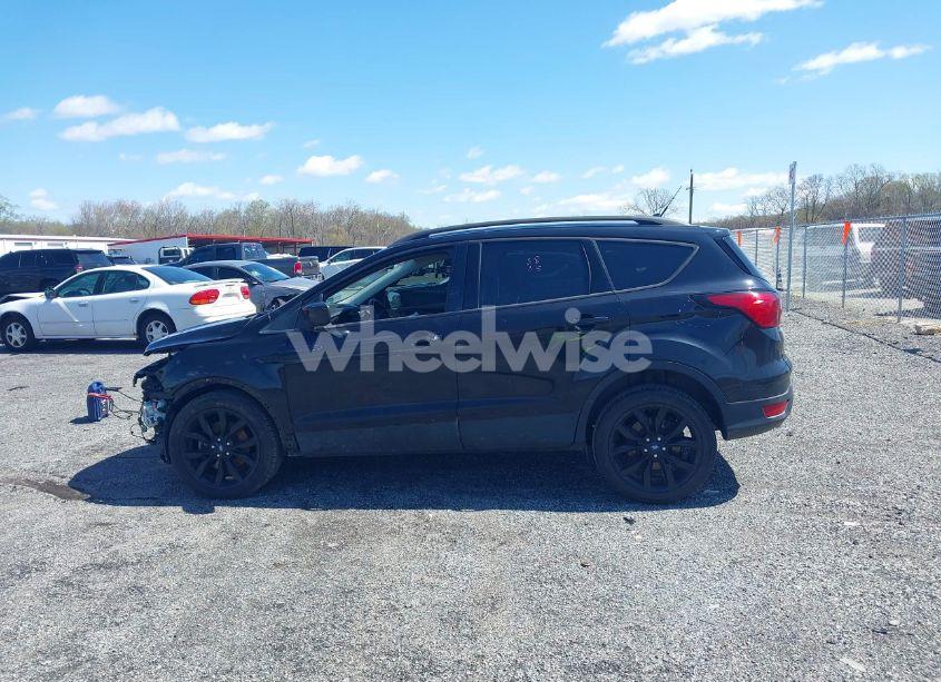 Photo 14 of 2019 Ford Escape SE (VIN 1FMCU9GD6KUB92823)