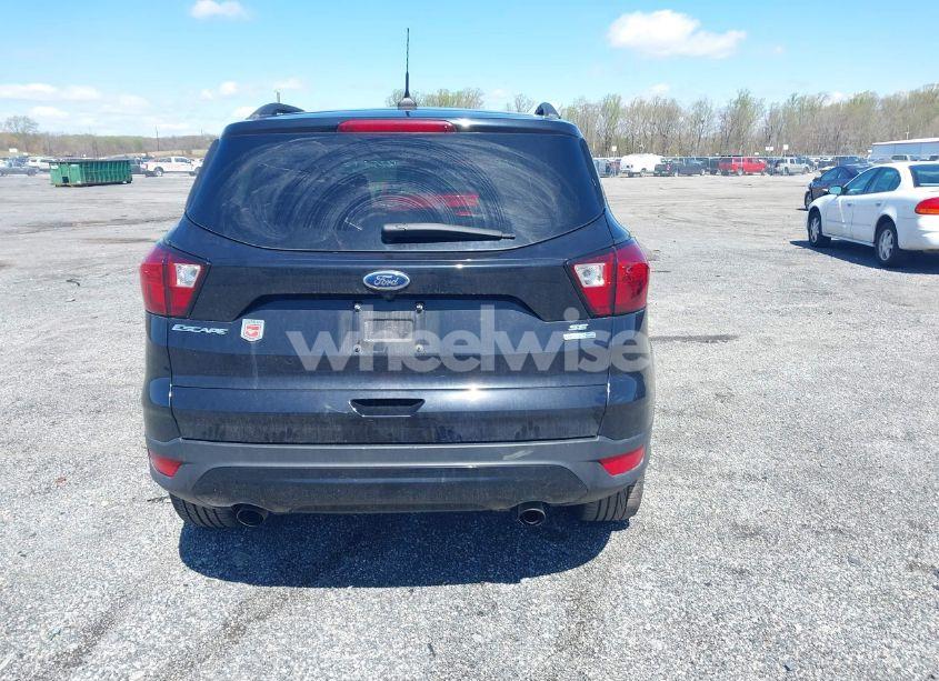 Photo 16 of 2019 Ford Escape SE (VIN 1FMCU9GD6KUB92823)