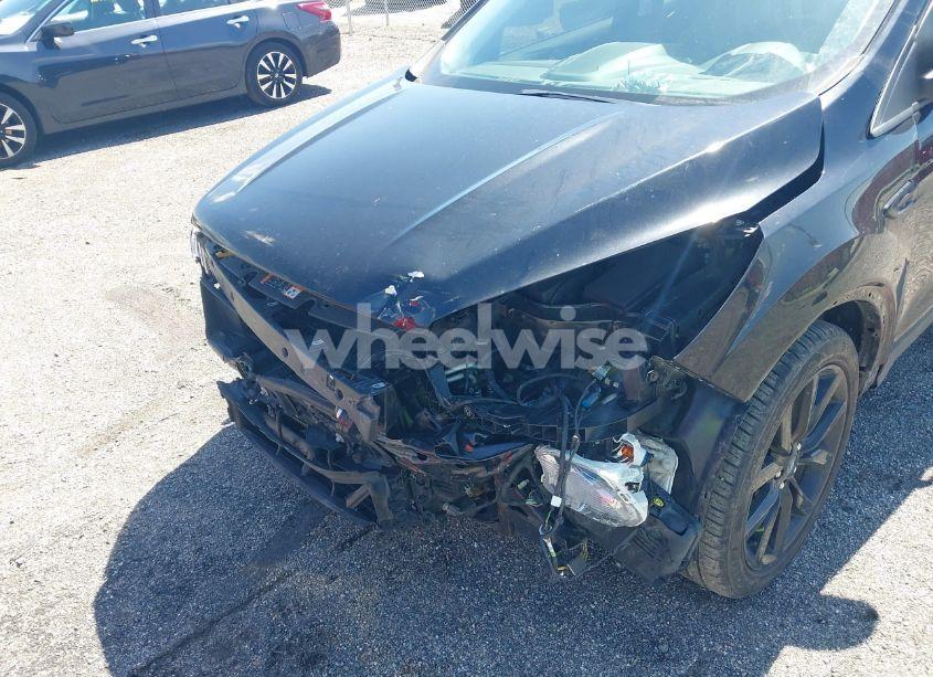 Photo 6 of 2019 Ford Escape SE (VIN 1FMCU9GD6KUB92823)