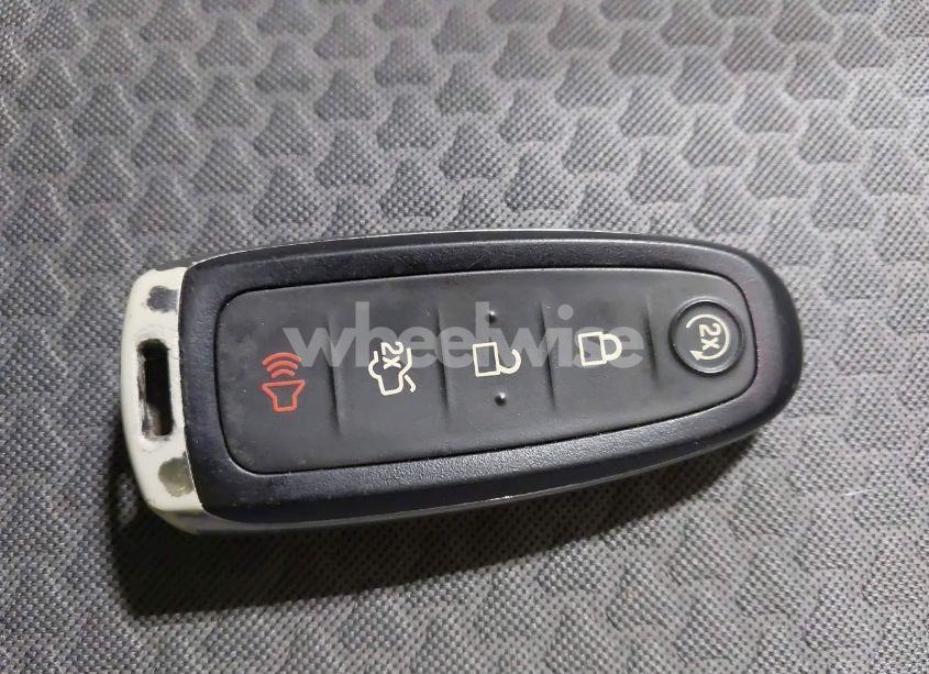 Photo 11 of 2019 Ford Escape SE (VIN 1FMCU9GD6KUC35377)