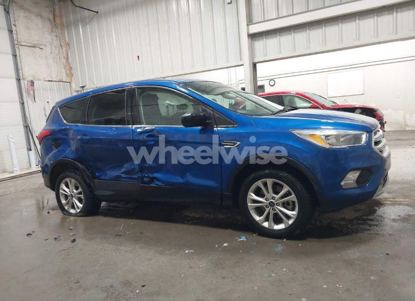 Photo 13 of 2019 Ford Escape SE (VIN 1FMCU9GD6KUC35377)