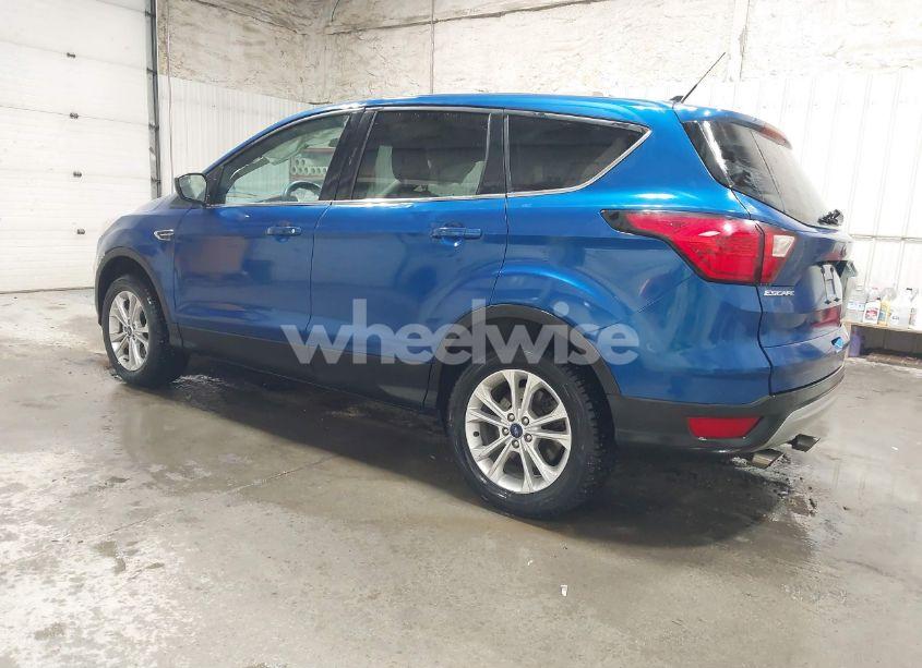 Photo 3 of 2019 Ford Escape SE (VIN 1FMCU9GD6KUC35377)