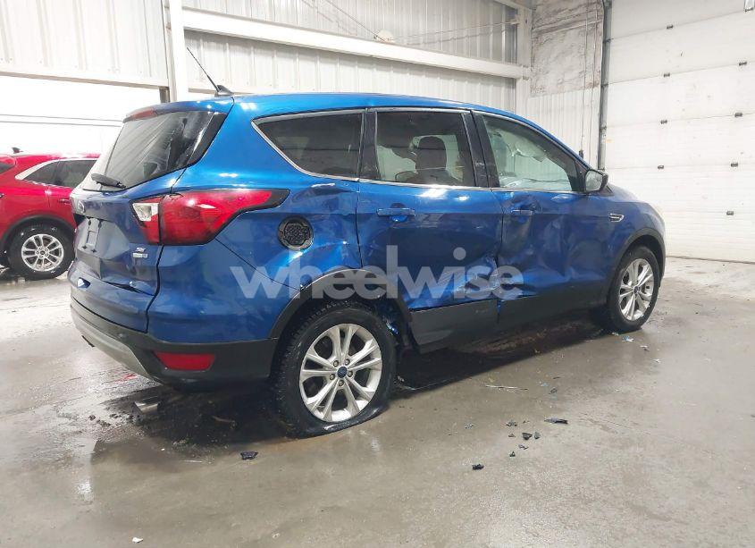 Photo 4 of 2019 Ford Escape SE (VIN 1FMCU9GD6KUC35377)