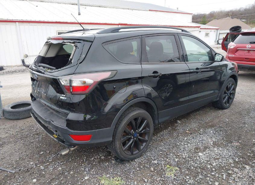 Photo 4 of 2017 Ford Escape SE (VIN 1FMCU9GD7HUA10412)