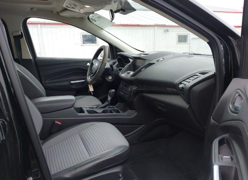Photo 5 of 2017 Ford Escape SE (VIN 1FMCU9GD7HUA10412)