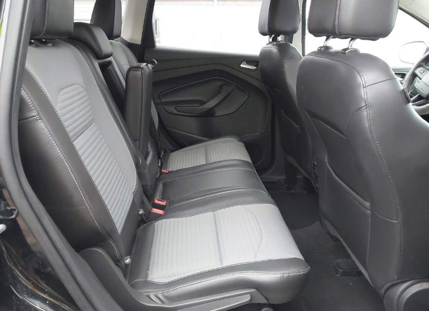 Photo 8 of 2017 Ford Escape SE (VIN 1FMCU9GD7HUA10412)