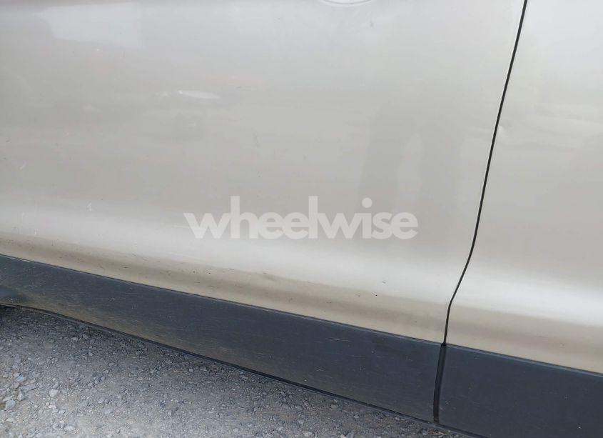 Photo 18 of 2017 Ford Escape SE (VIN 1FMCU9GD7HUA99589)