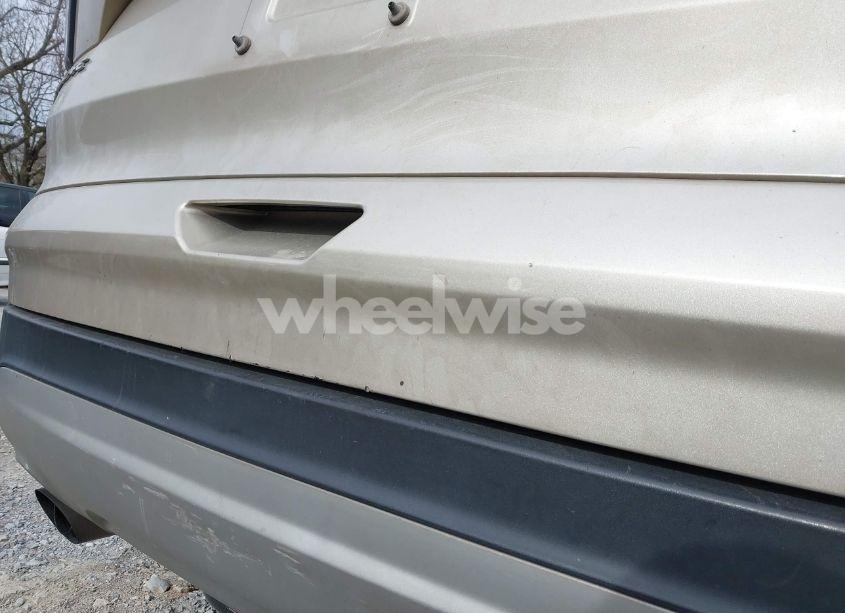 Photo 19 of 2017 Ford Escape SE (VIN 1FMCU9GD7HUA99589)