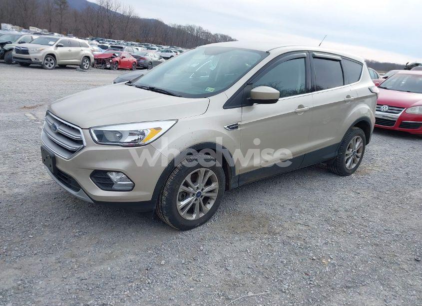 Photo 2 of 2017 Ford Escape SE (VIN 1FMCU9GD7HUA99589)