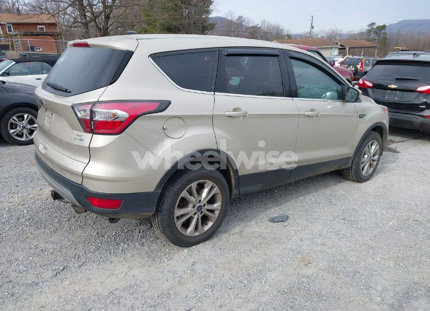 Photo 4 of 2017 Ford Escape SE (VIN 1FMCU9GD7HUA99589)