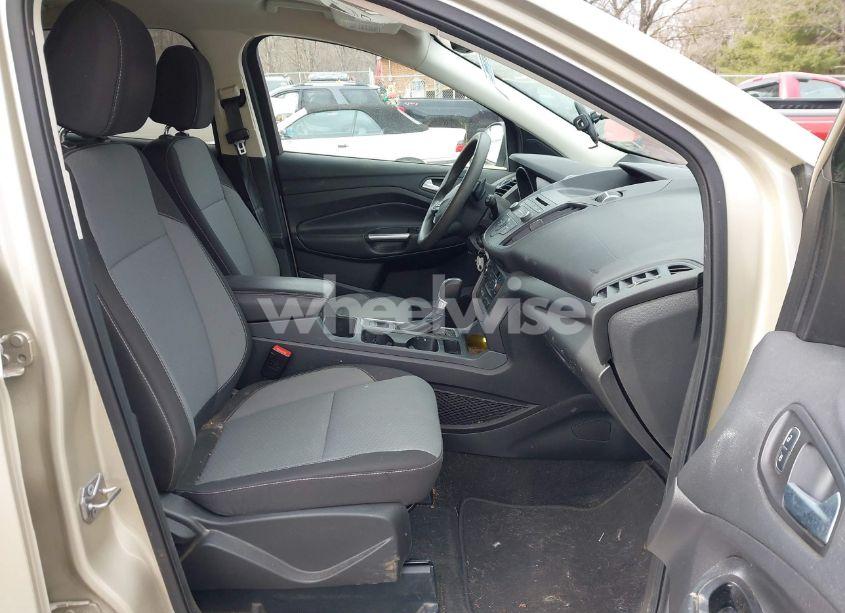 Photo 5 of 2017 Ford Escape SE (VIN 1FMCU9GD7HUA99589)