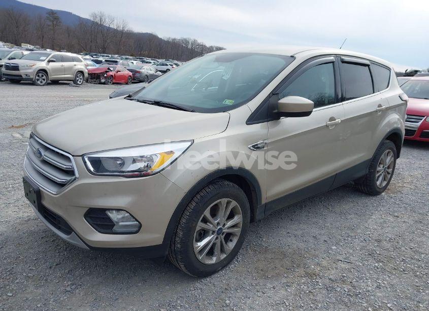 Photo 6 of 2017 Ford Escape SE (VIN 1FMCU9GD7HUA99589)