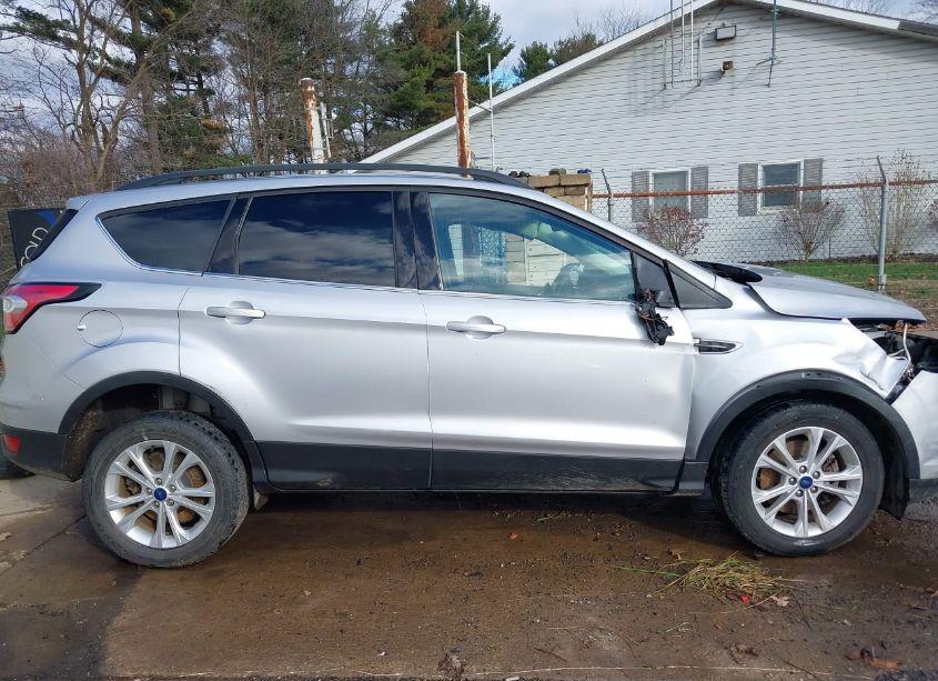 Photo 14 of 2017 Ford Escape SE (VIN 1FMCU9GD7HUB90619)