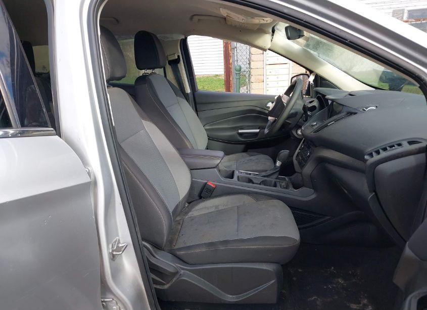 Photo 5 of 2017 Ford Escape SE (VIN 1FMCU9GD7HUB90619)