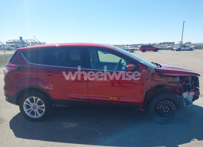 Photo 13 of 2017 Ford Escape SE (VIN 1FMCU9GD7HUC01652)
