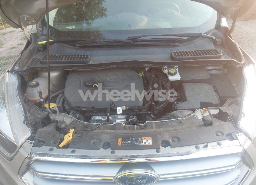 Photo 10 of 2017 Ford Escape SE (VIN 1FMCU9GD7HUC20802)