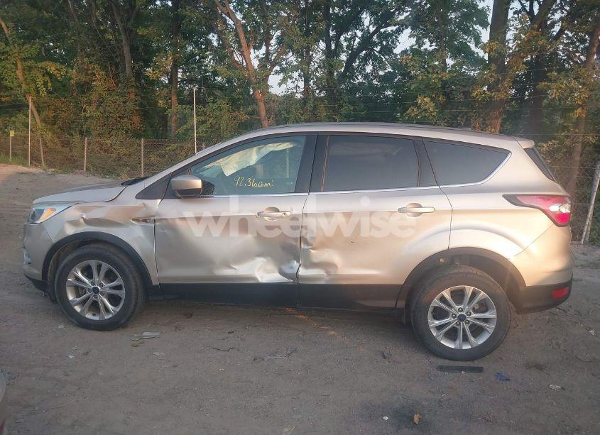 Photo 12 of 2017 Ford Escape SE (VIN 1FMCU9GD7HUC20802)