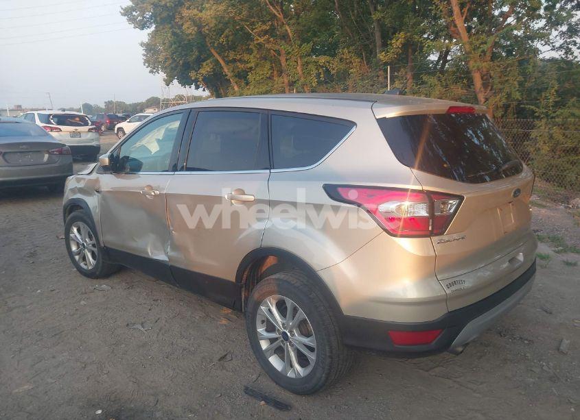 Photo 3 of 2017 Ford Escape SE (VIN 1FMCU9GD7HUC20802)