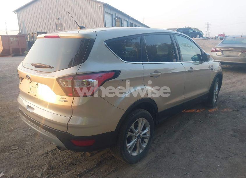 Photo 4 of 2017 Ford Escape SE (VIN 1FMCU9GD7HUC20802)