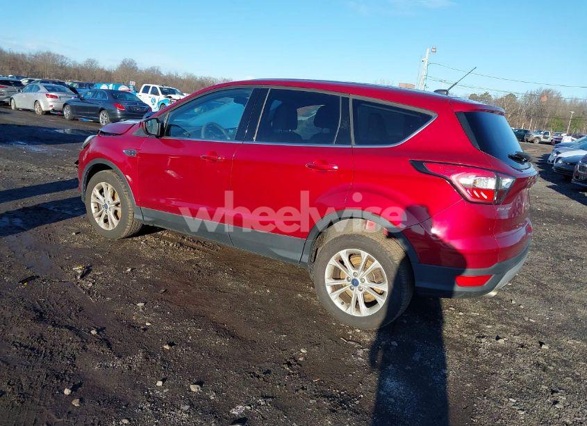 Photo 3 of 2017 Ford Escape SE (VIN 1FMCU9GD7HUC58417)