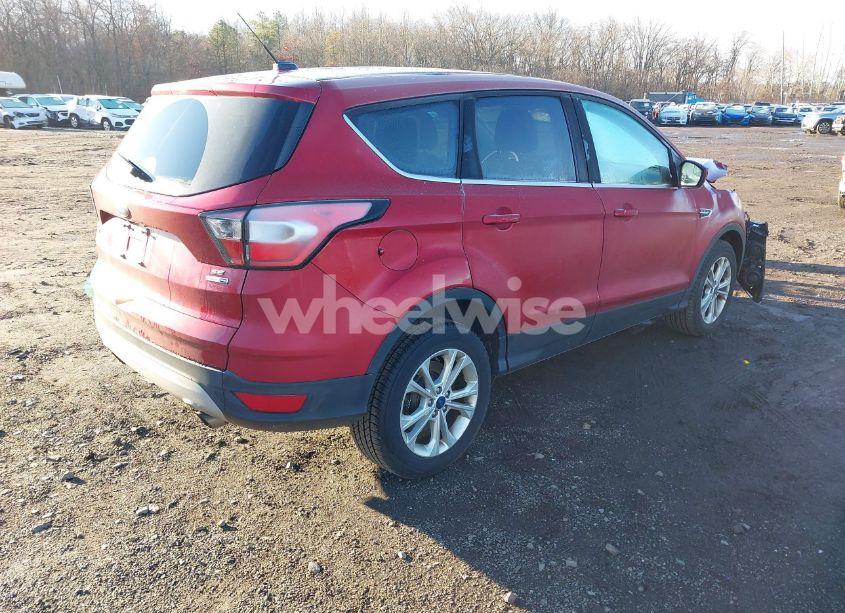 Photo 4 of 2017 Ford Escape SE (VIN 1FMCU9GD7HUC58417)