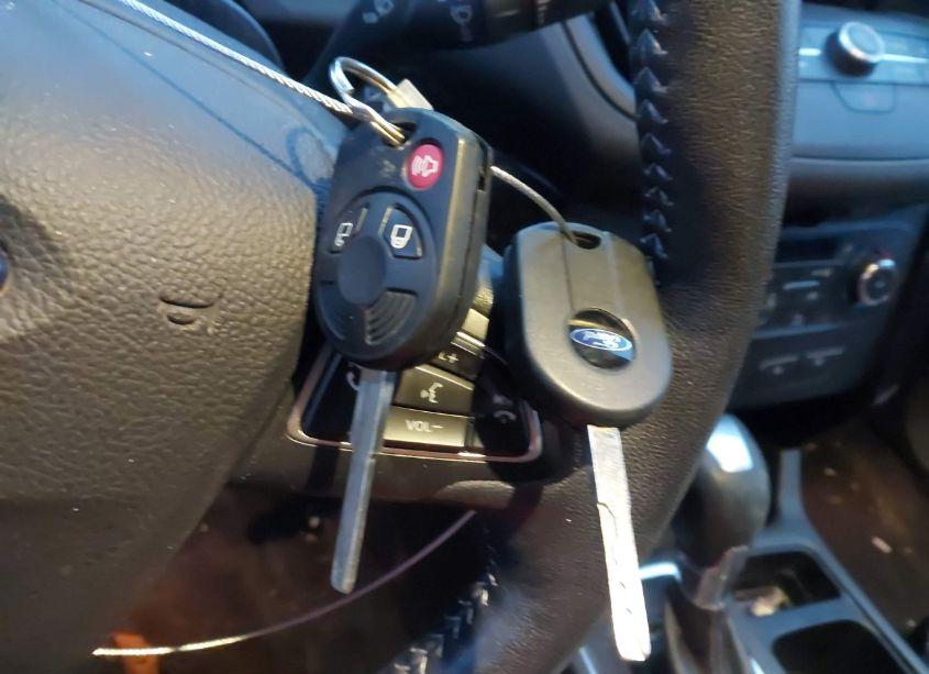 Photo 11 of 2017 Ford Escape SE (VIN 1FMCU9GD7HUD01427)