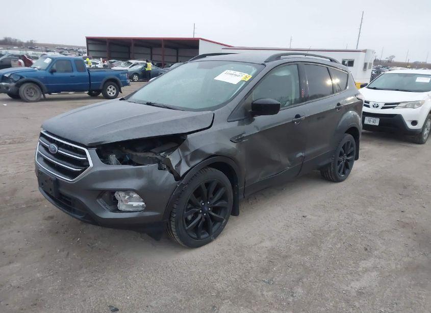 Photo 2 of 2017 Ford Escape SE (VIN 1FMCU9GD7HUD01427)