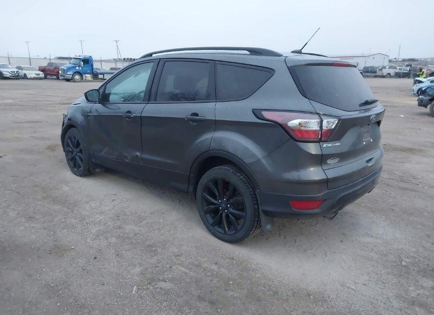 Photo 3 of 2017 Ford Escape SE (VIN 1FMCU9GD7HUD01427)