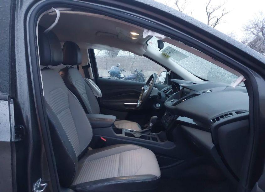 Photo 5 of 2017 Ford Escape SE (VIN 1FMCU9GD7HUD01427)