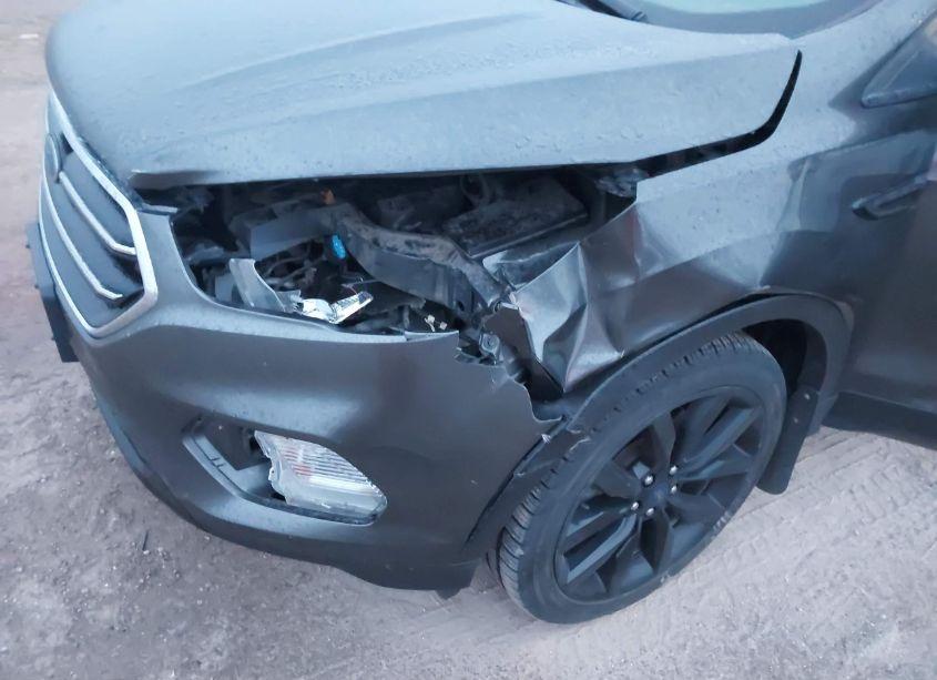 Photo 6 of 2017 Ford Escape SE (VIN 1FMCU9GD7HUD01427)