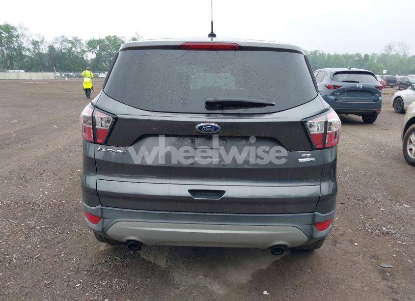 Photo 16 of 2017 Ford Escape SE (VIN 1FMCU9GD7HUD07020)