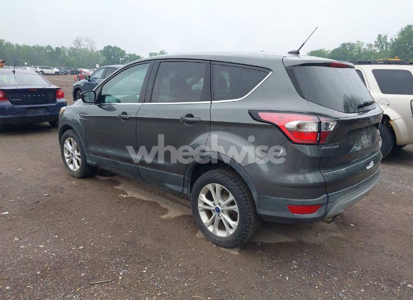 Photo 3 of 2017 Ford Escape SE (VIN 1FMCU9GD7HUD07020)